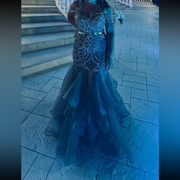 Designer fully beaded charcoal gray gown! - Picture 2 of 8